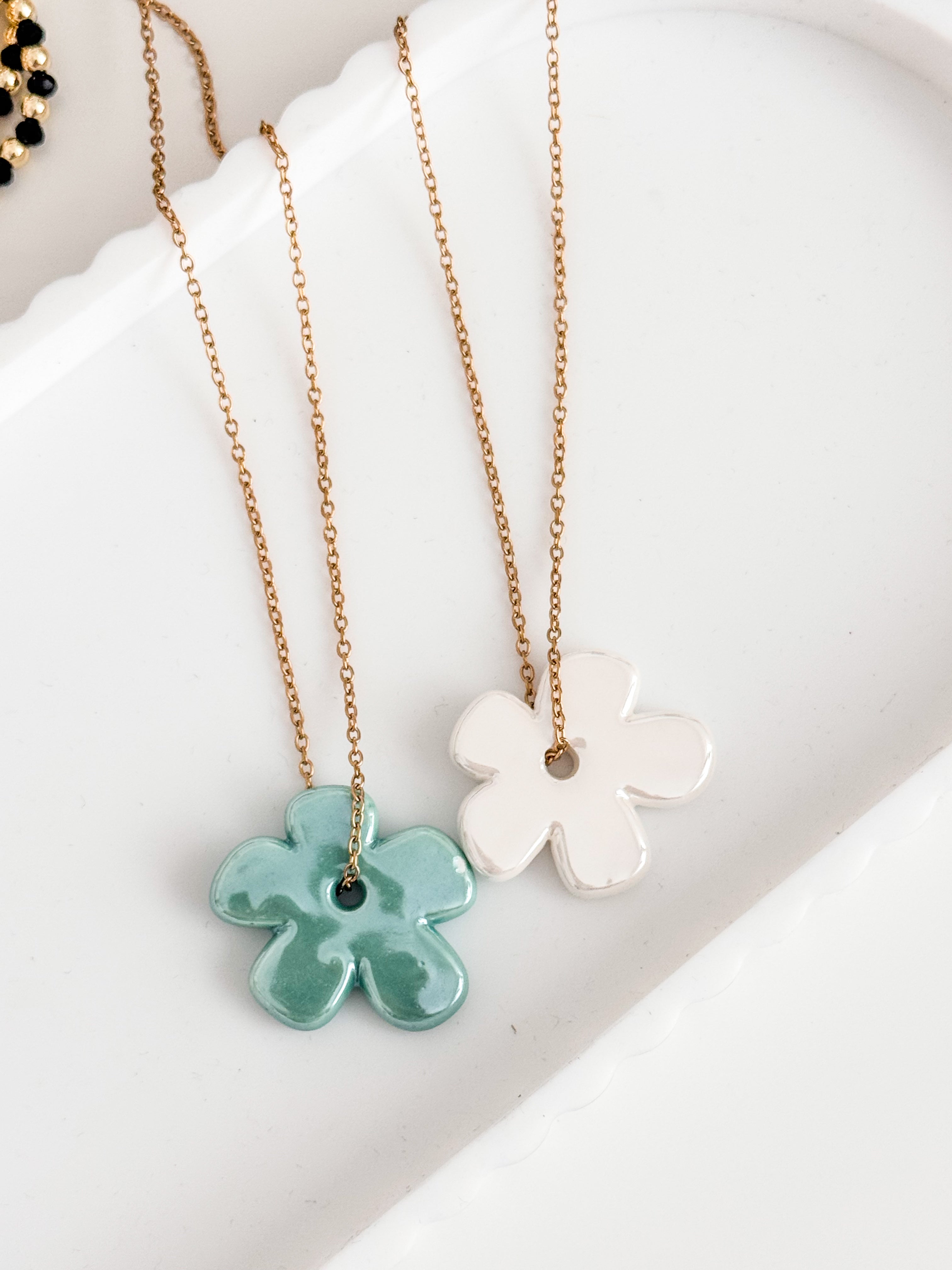 Ceramic flower – Señora Perla